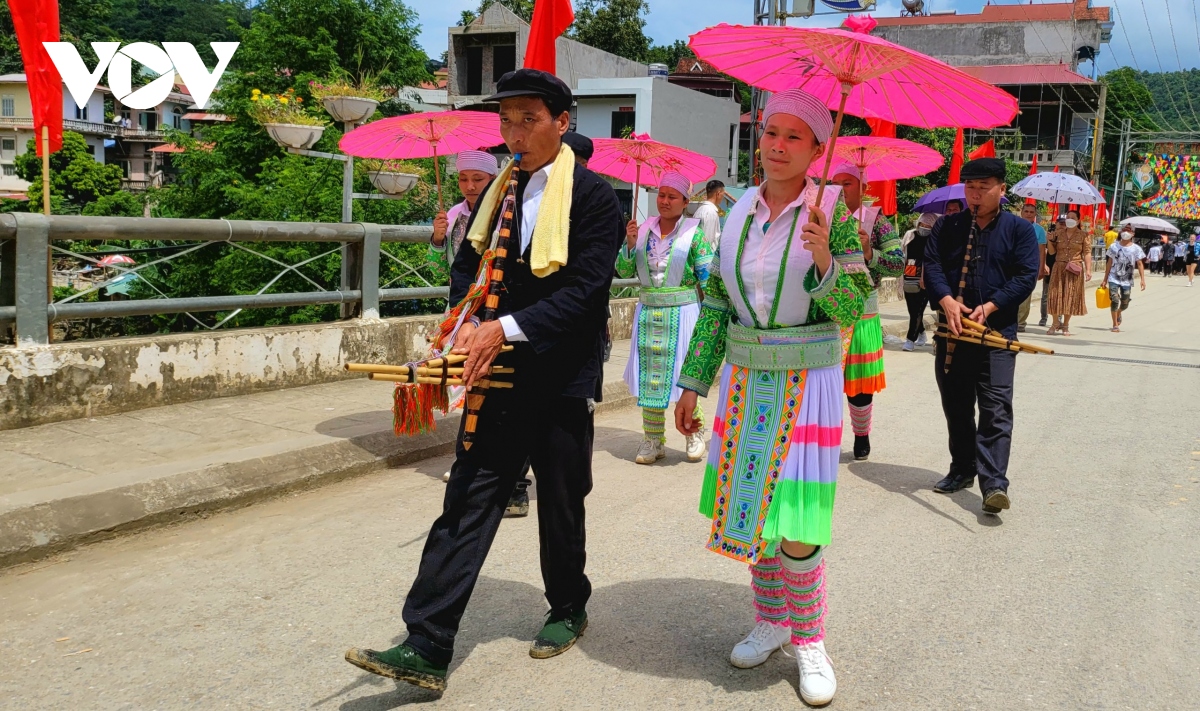 Lan tỏa nét đẹp từ trang phục truyền thống phụ nữ Mông